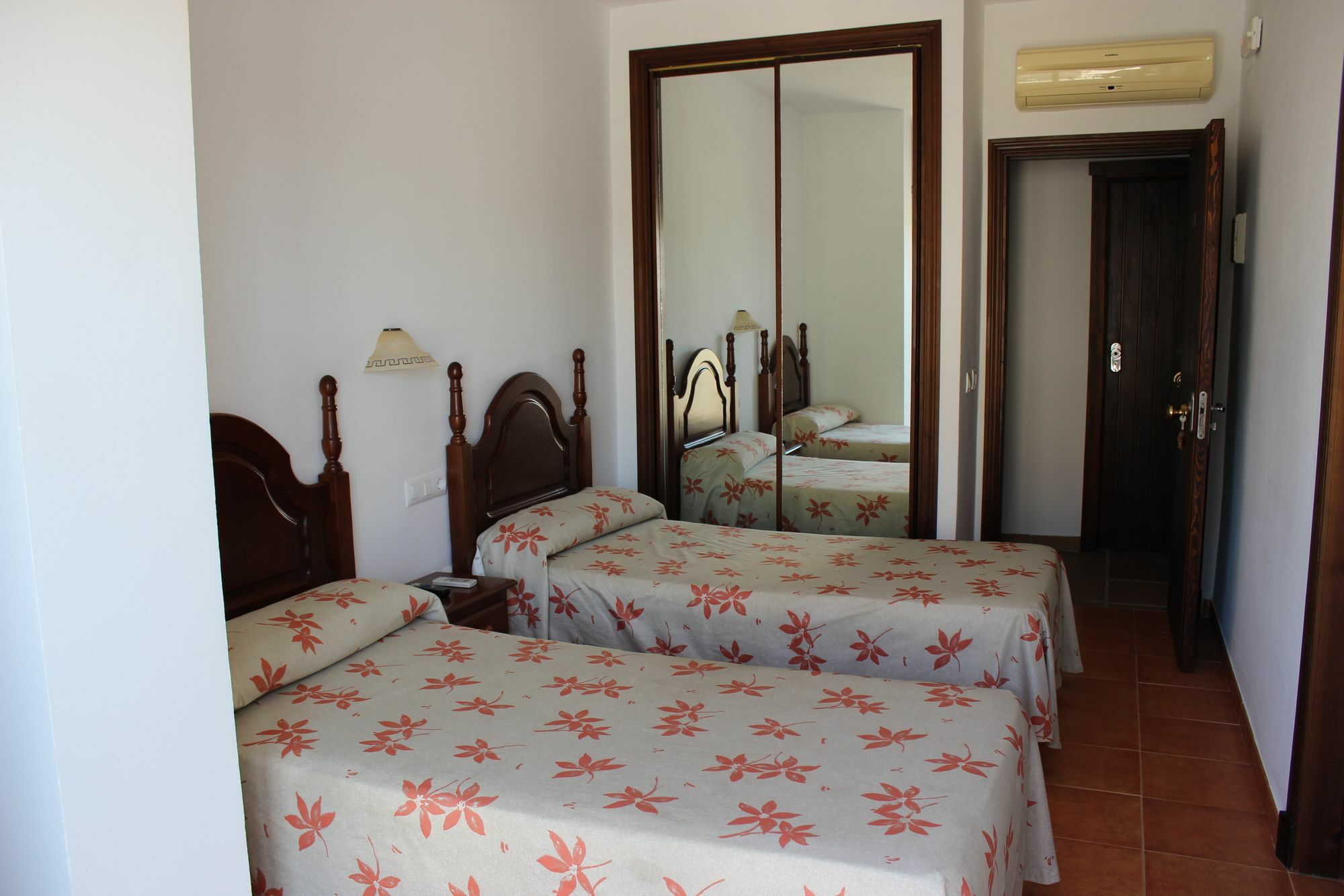 Hostal Jadraza Zahara de los Atunes Buitenkant foto
